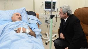 President Serzh Sargsyan visiting Paruyr Hayrikyan in hospital on 2 February 2013.